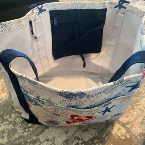 Thirty-one Carry All with lobster embroidery solofficialkw.com